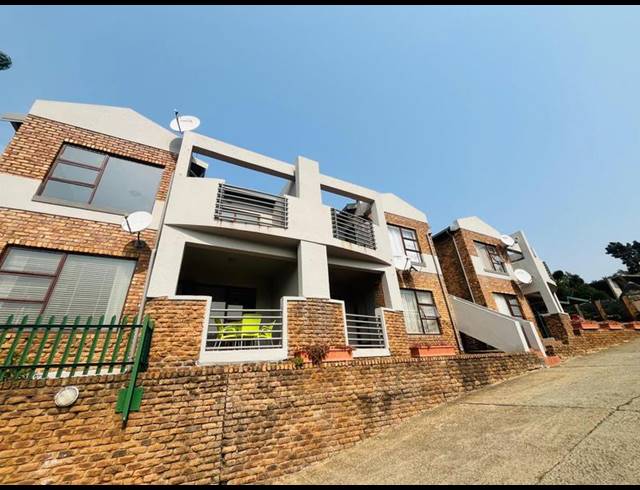 1 BEDROOM TOWNHOUSE FOR SALE IN BASSONIA